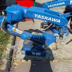 หุ่นยนต์มือสอง YASKAWA GP12 พร้อมตัวควบคุมหุ่นยนต์อุตสาหกรรม YRC1000 กำลังโหลดและขนถ่ายหุ่นยนต์