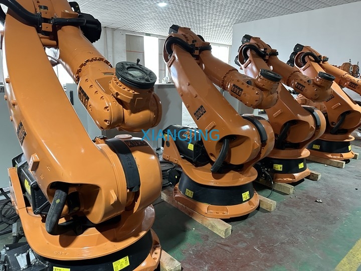 Picker Robot Arm มือสอง KR 500 R2380 สำหรับการหยิบและวางและบรรจุภัณฑ์