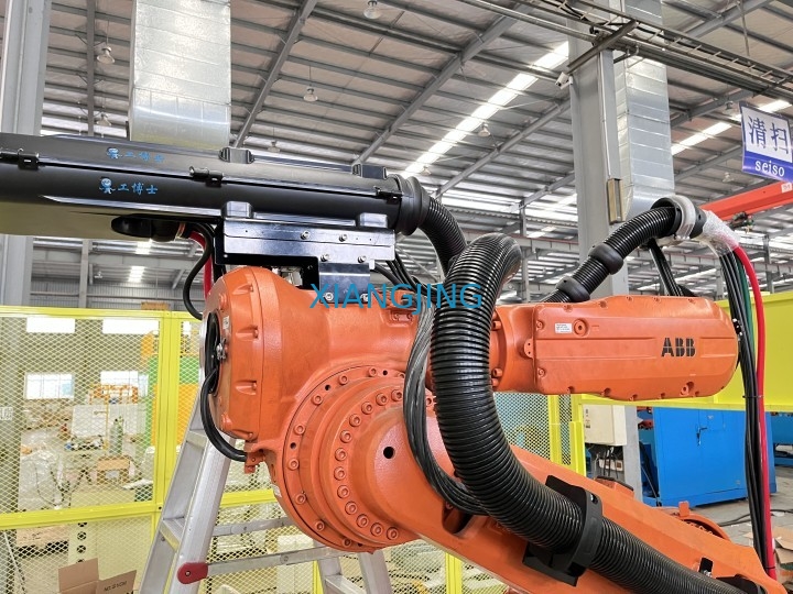 Kuka Industrial Robot KR 70 R2100 PA สำหรับการหยิบและวางหุ่นยนต์มือสอง