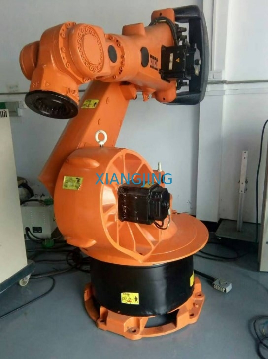 KR 210 R2700 EXTRA หุ่นยนต์ Kuka มือสองสำหรับหยิบและวางหุ่นยนต์มือสอง