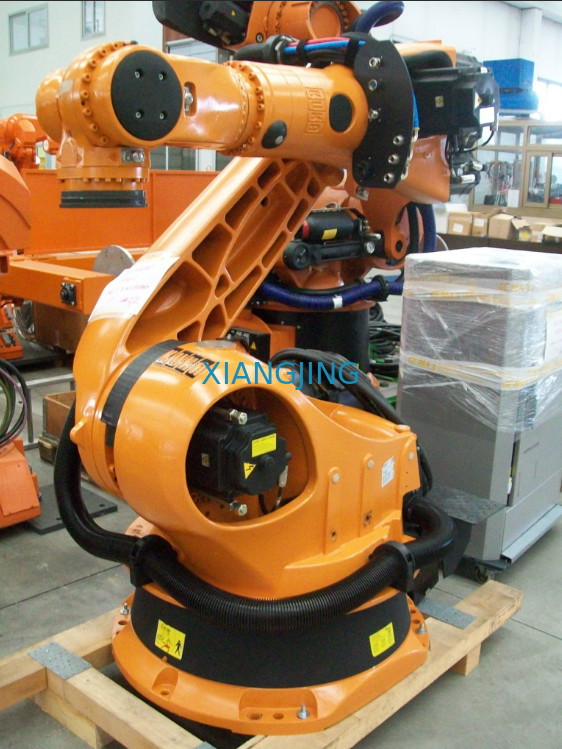แขนเชื่อมหุ่นยนต์ KUKA KR120 R3200 6 แกนมือสองสำหรับการหยิบและวาง